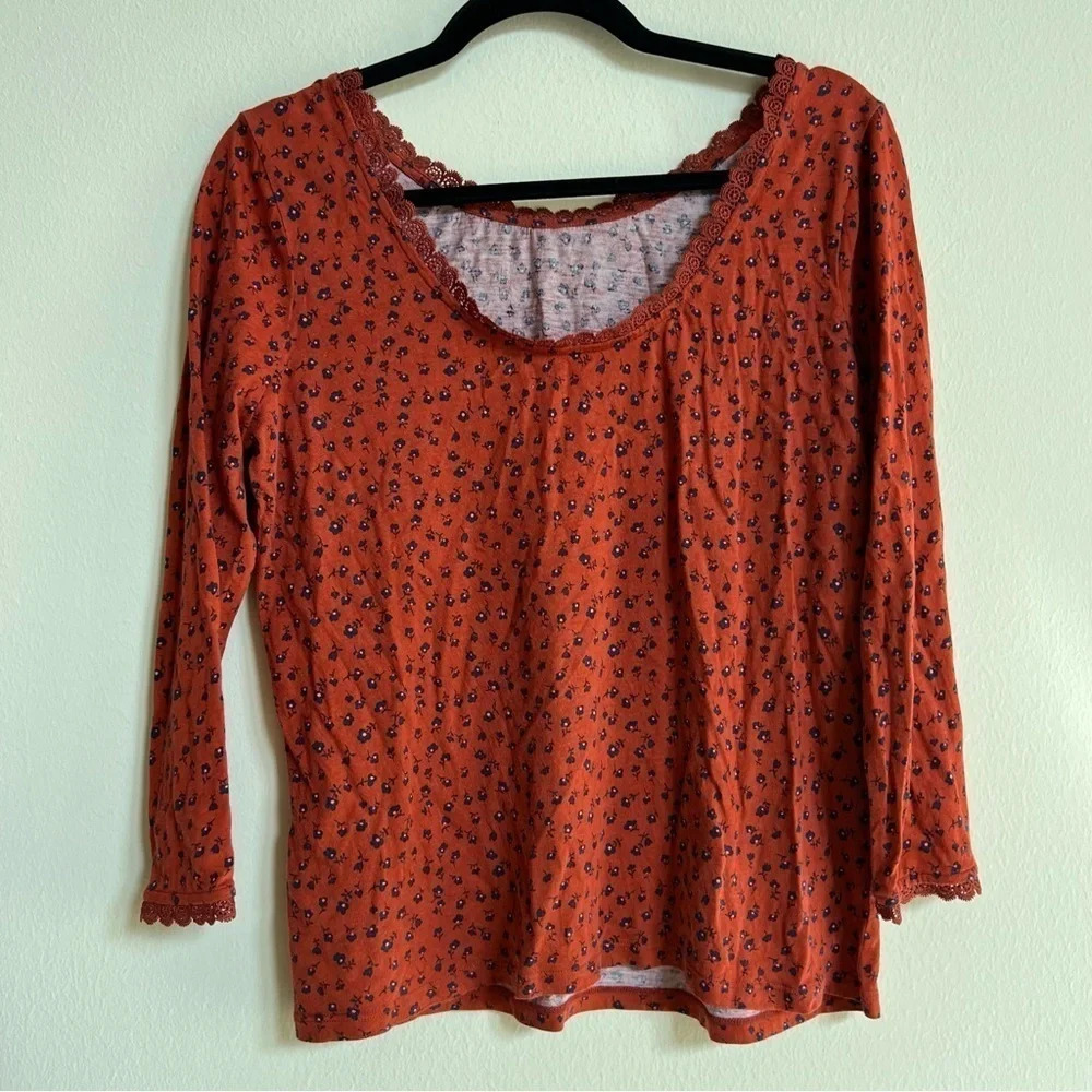 Boden Ditsy Floral Blouse - Picture 2 of 2